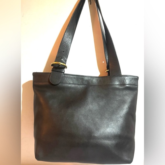 Coach vintage black leather shoulder handbag - Picture 2 of 8